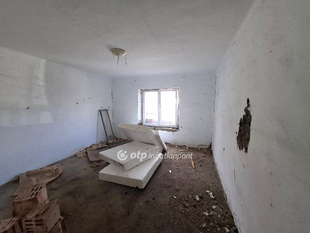 Eladó családi ház, Mezőszemerén 8 M Ft, 2 szobás