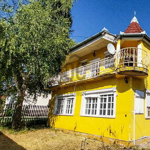 Eladó családi ház, Cegléden 85 M Ft, 7 szobás