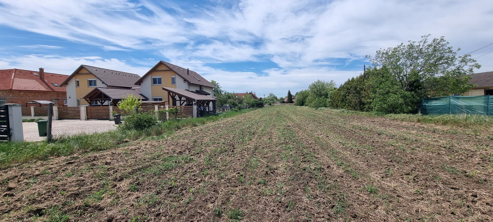 1364m² · 49.900.000 ft