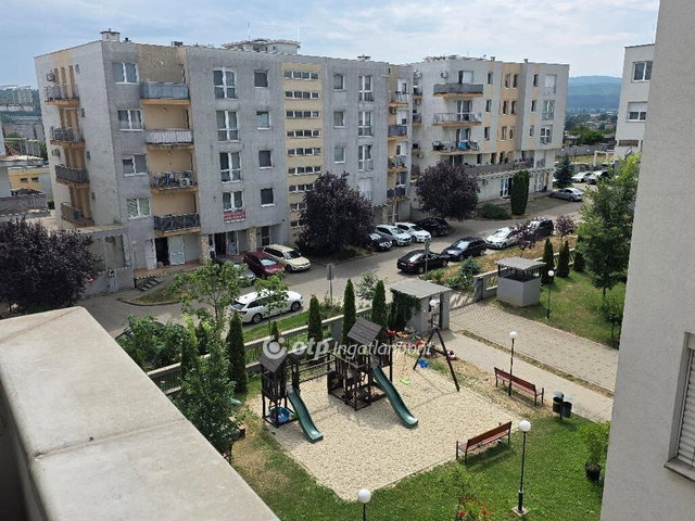 Eladó téglalakás, Miskolcon 69.9 M Ft, 1+2 szobás