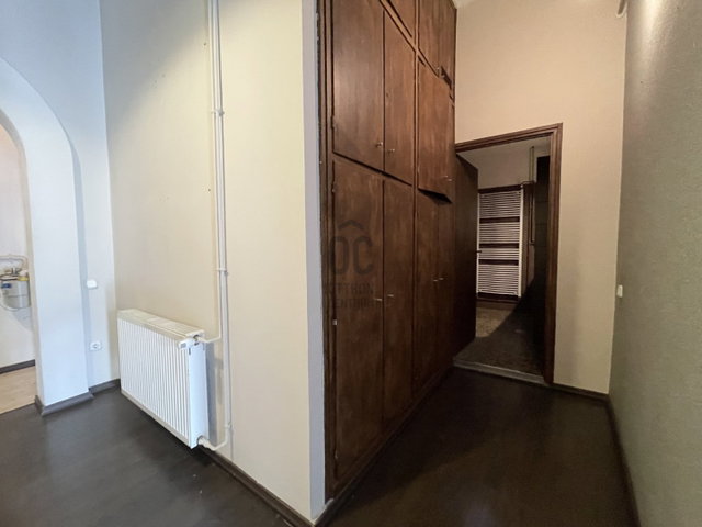 Eladó téglalakás, Budapesten, VII. kerületben, Rákóczi úton