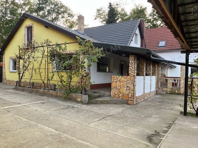 Eladó családi ház, Dánszentmiklóson 65 M Ft