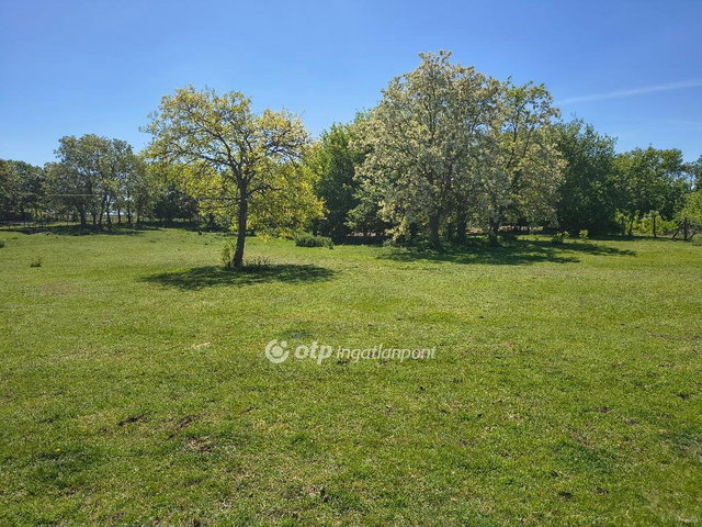 Eladó telek, Lajoskomáromban 11.7 M Ft / költözzbe.hu