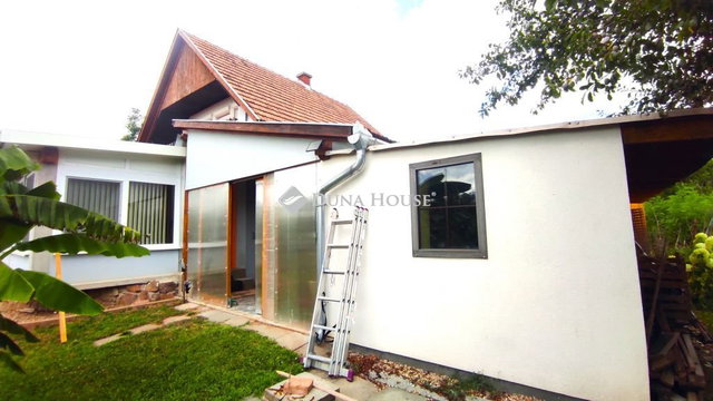 Eladó nyaraló, Mohácson 35 M Ft, 4 szobás / költözzbe.hu