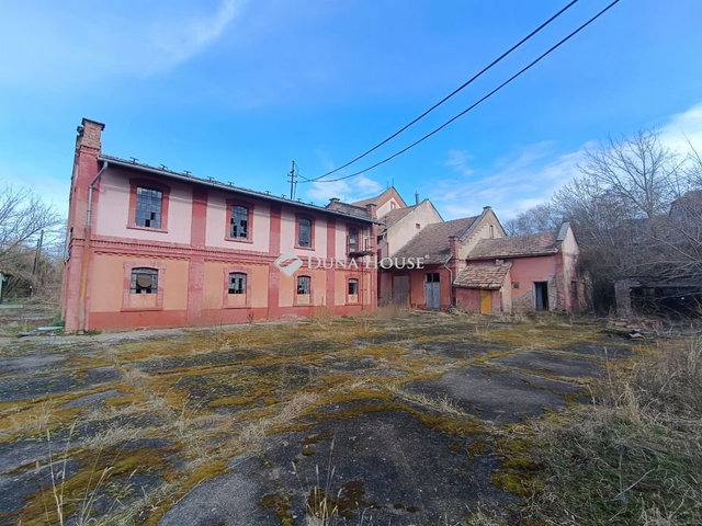 Eladó ipari ingatlan, Hőgyészen 70 M Ft / költözzbe.hu