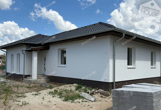 Eladó családi ház, Fülöpjakabon 69.9 M Ft, 4 szobás