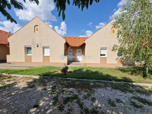 Eladó üzlethelyiség, Bácsbokodon 74.9 M Ft, 7 szobás