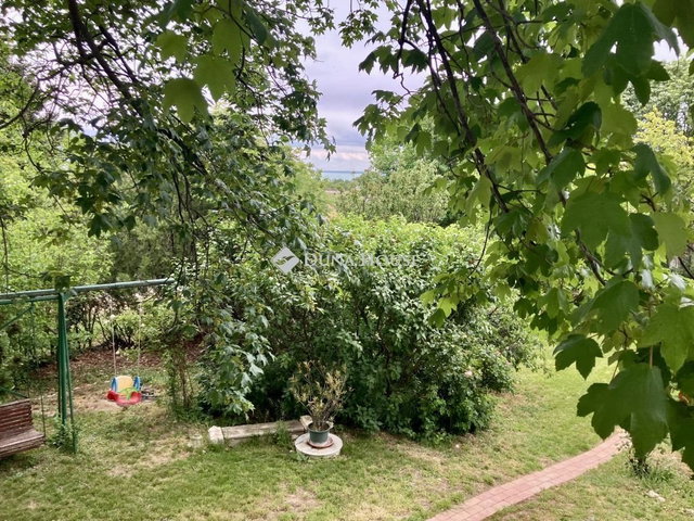 Eladó családi ház, Balatonfüreden 89.9 M Ft, 3 szobás