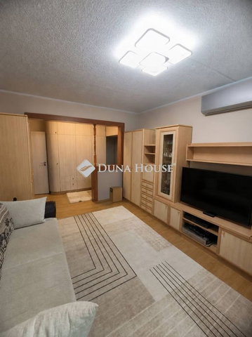 Eladó panellakás, Szentendrén 77.7 M Ft, 2 szobás