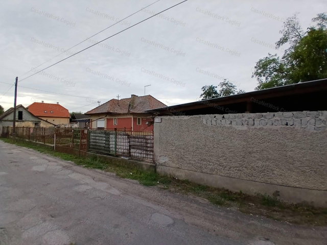 Eladó családi ház, Cegléden 24.9 M Ft, 3 szobás