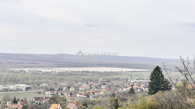 Eladó telek, Pécsett, Rizling dűlőn 13 M Ft