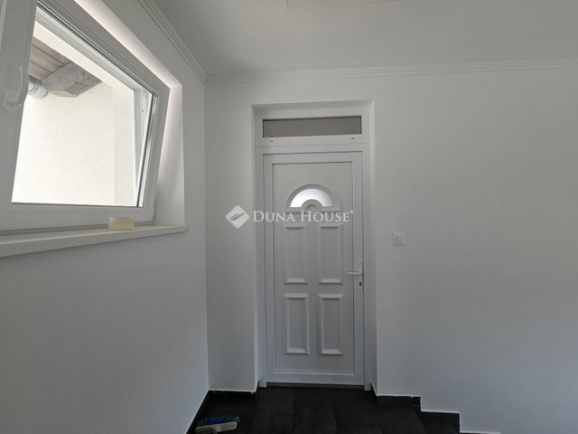 Eladó téglalakás, Mendén 79.9 M Ft, 4 szobás