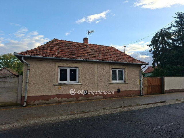 Eladó családi ház, Hajdúböszörményen 35 M Ft, 2 szobás