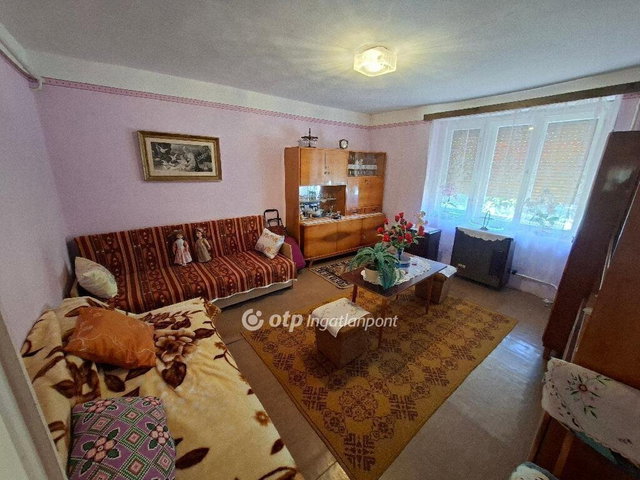 Eladó családi ház, Tiszaalpáron 33 M Ft, 4 szobás