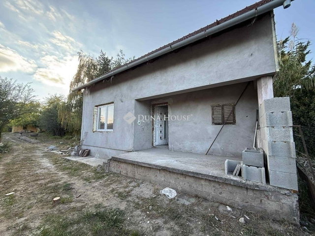 Eladó családi ház, Kecskeméten 45 M Ft, 3 szobás