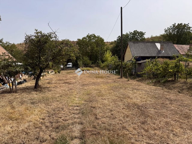 Eladó telek, Pécsett, Ribiszke dűlőn 12 M Ft