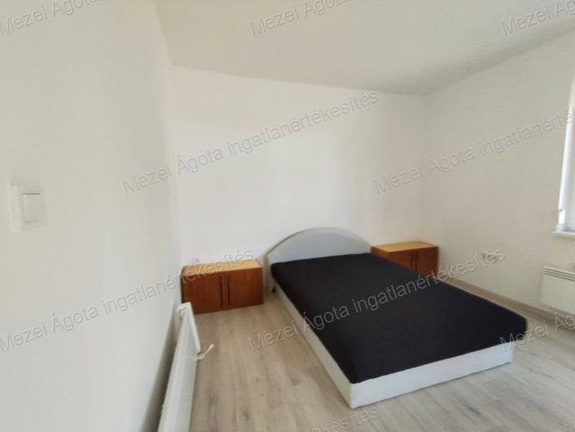 Kiadó téglalakás, albérlet, Gyálon 150 E Ft / hó, 1 szobás