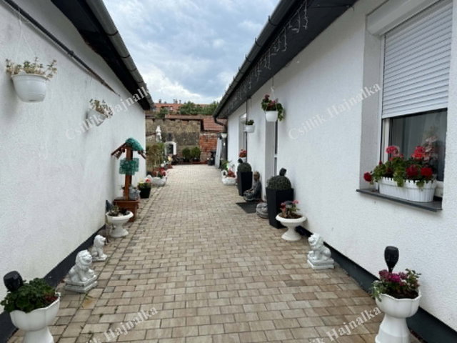 Eladó családi ház, Szolnokon 85 M Ft, 3 szobás