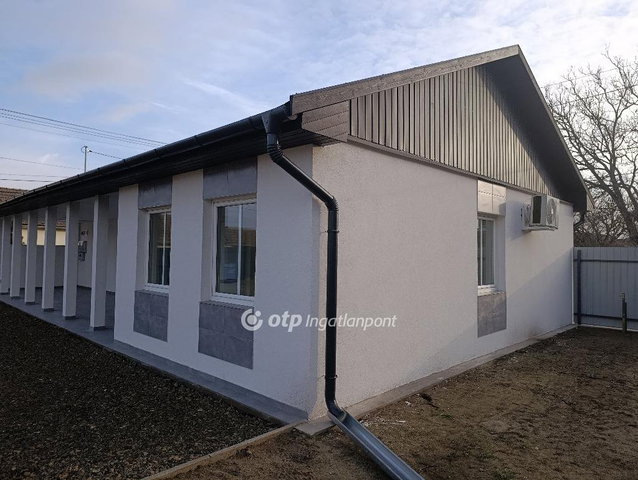 Eladó családi ház, Jászfényszarun 45.9 M Ft, 2+1 szobás