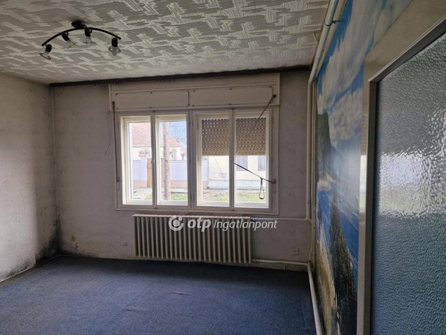 Eladó családi ház, Csávolyon 29.9 M Ft, 4 szobás