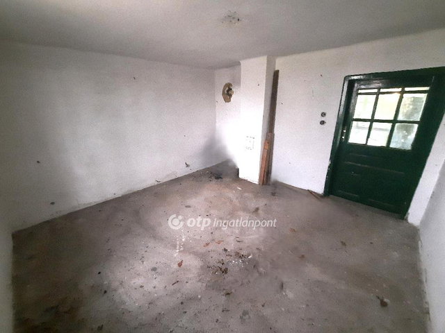 Eladó családi ház, Pilisen 9.95 M Ft, 2 szobás