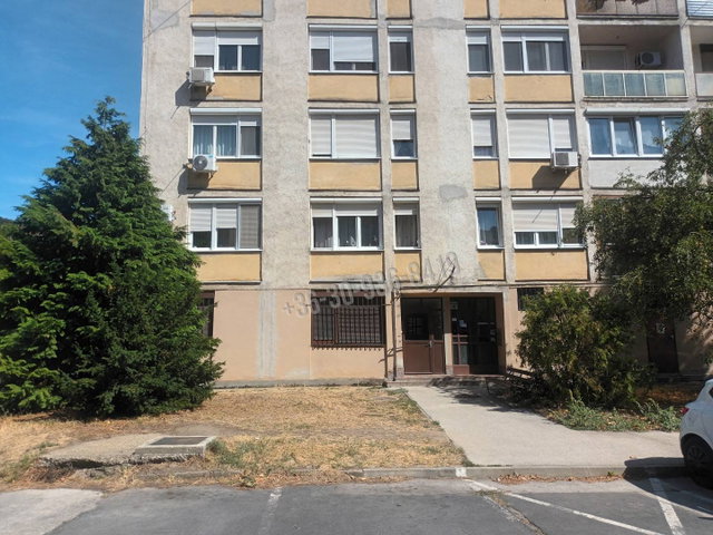 Kiadó téglalakás, albérlet, Tatabányán, Mártírok úton