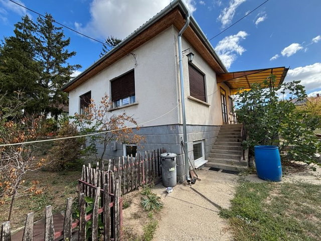 Eladó családi ház, Dunakeszin 119 M Ft, 3 szobás