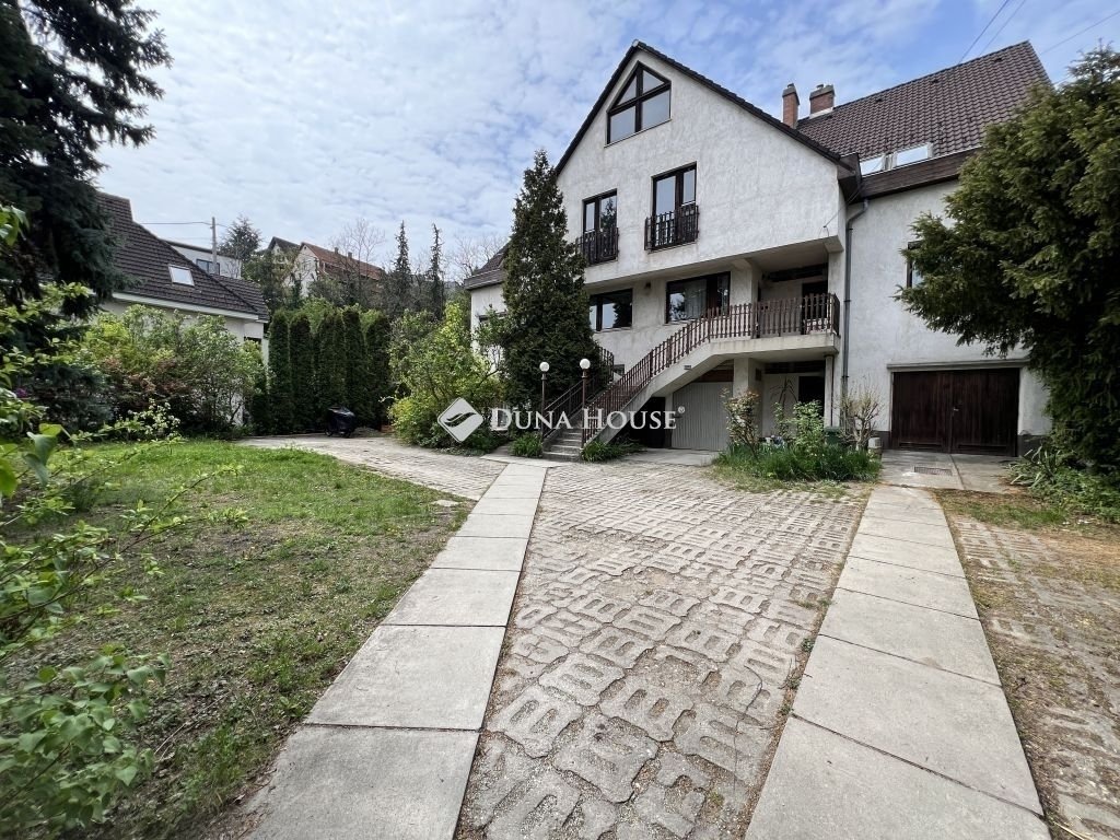 8 bed · 317m² · 175.000.000 ft