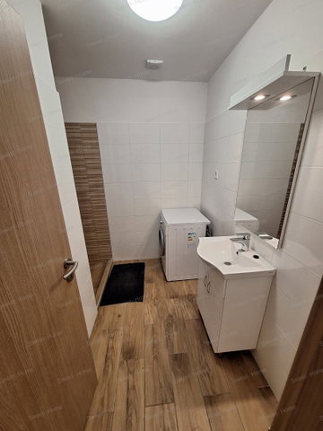Kiadó családi ház, albérlet, Kecskeméten 550 E Ft / hó