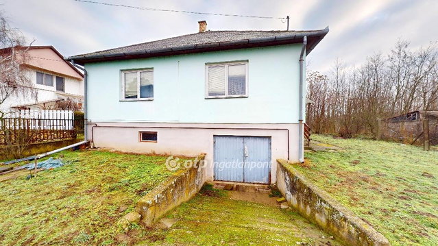 Eladó családi ház, Nagyhalászban 25 M Ft, 3 szobás