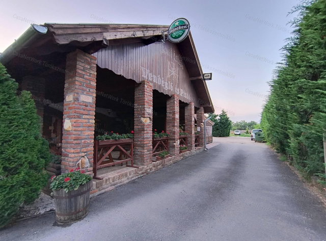 Eladó üzlethelyiség, Törökszentmiklóson 75 M Ft, 1 szobás