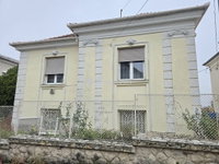 Eladó családi ház, Pécsett 119.9 M Ft, 6 szobás