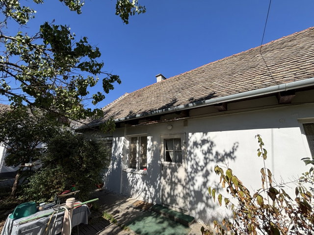 Eladó családi ház, Baján 36 M Ft, 3 szobás