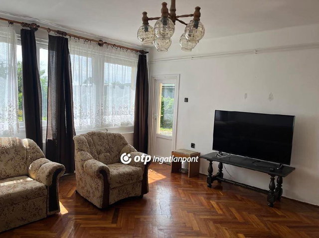 Kiadó családi ház, albérlet, Szekszárdon 250 E Ft / hó