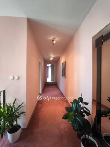 Eladó családi ház, Budapesten, XVI. kerületben 179 M Ft