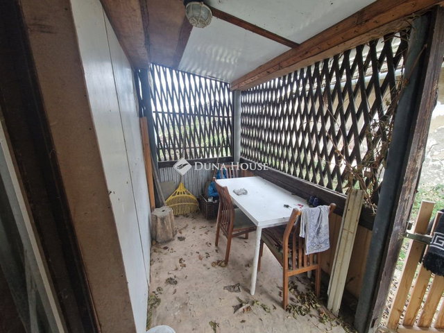 Eladó családi ház, Garén 9.99 M Ft, 2 szobás
