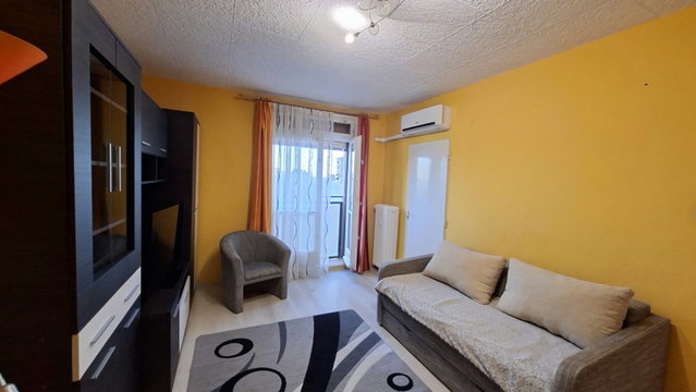 Kiadó panellakás, albérlet, Pécsett 140 E Ft / hó, 2 szobás