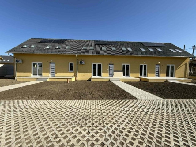 Eladó sorház, Szolnokon 75 M Ft, 4 szobás / költözzbe.hu