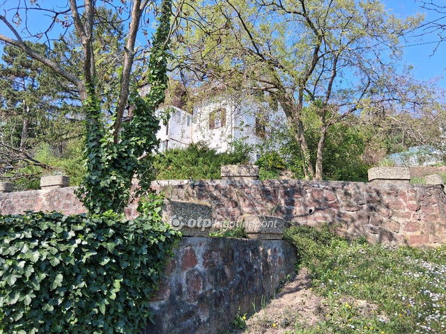 Eladó nyaraló, Balatonalmádiban 220 M Ft, 10 szobás