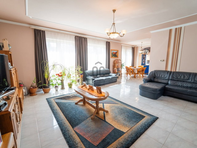 Eladó családi ház, Debrecenben 114.9 M Ft, 5 szobás