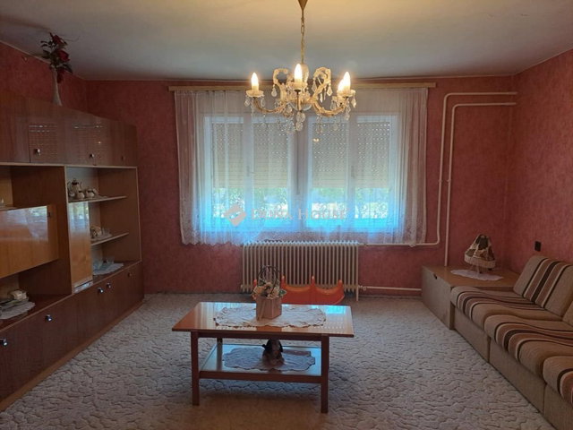 Eladó családi ház, Garán 19.5 M Ft, 5 szobás