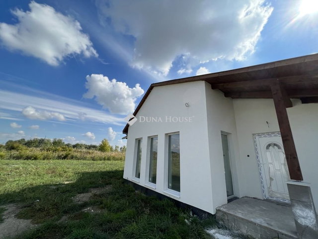 Eladó családi ház, Ráckevén 88.9 M Ft, 4 szobás