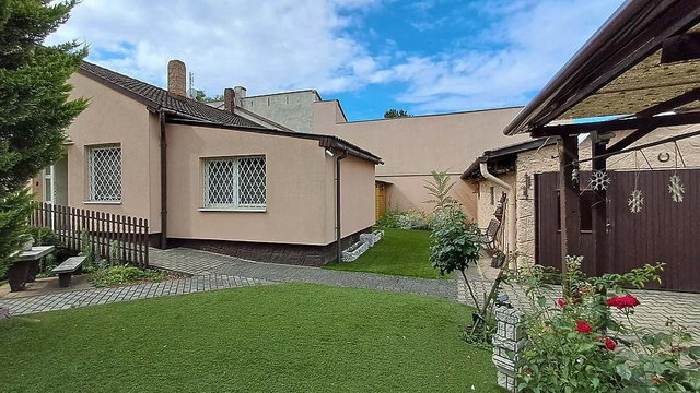 Eladó családi ház, Budapesten, XV. kerületben 106.5 M Ft