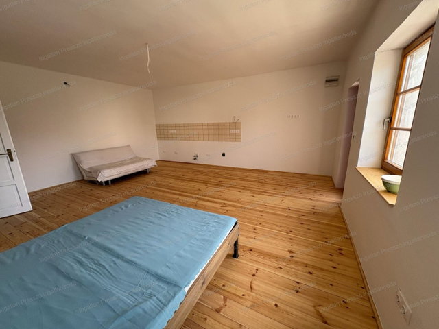 Eladó téglalakás, Sáskán 29.4 M Ft, 1 szobás