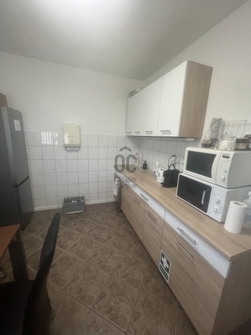 Kiadó iroda, Sopronban 1135 E Ft / hó / költözzbe.hu