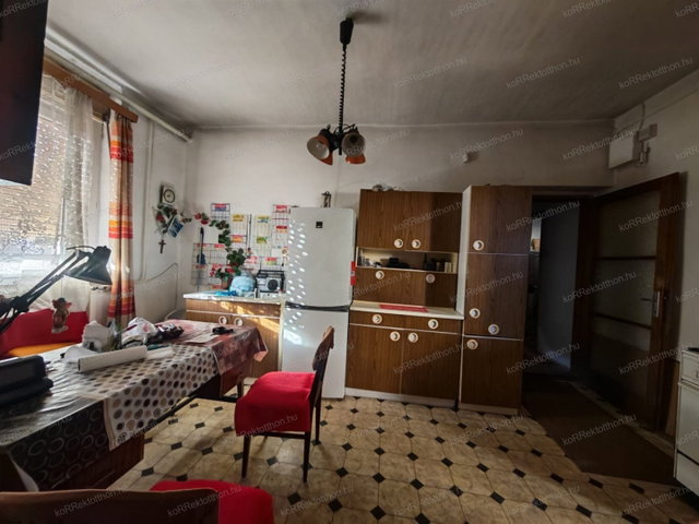Eladó családi ház, Jászberényben 19.99 M Ft, 1+1 szobás