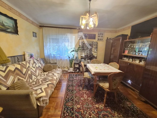 Eladó családi ház, Szolnokon 35.9 M Ft, 1+2 szobás