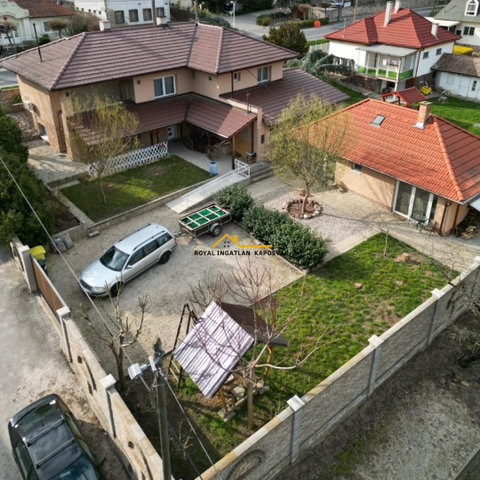 Eladó családi ház, Fonyódon, Szent István utcában 220 M Ft