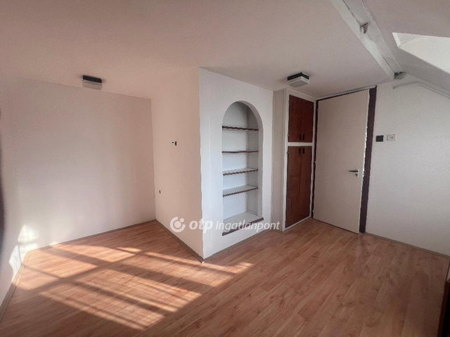 Eladó téglalakás, Egerben 33.9 M Ft, 2 szobás