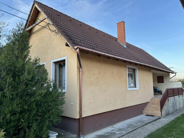 Eladó családi ház, Győrújbaráton 69.9 M Ft, 3 szobás